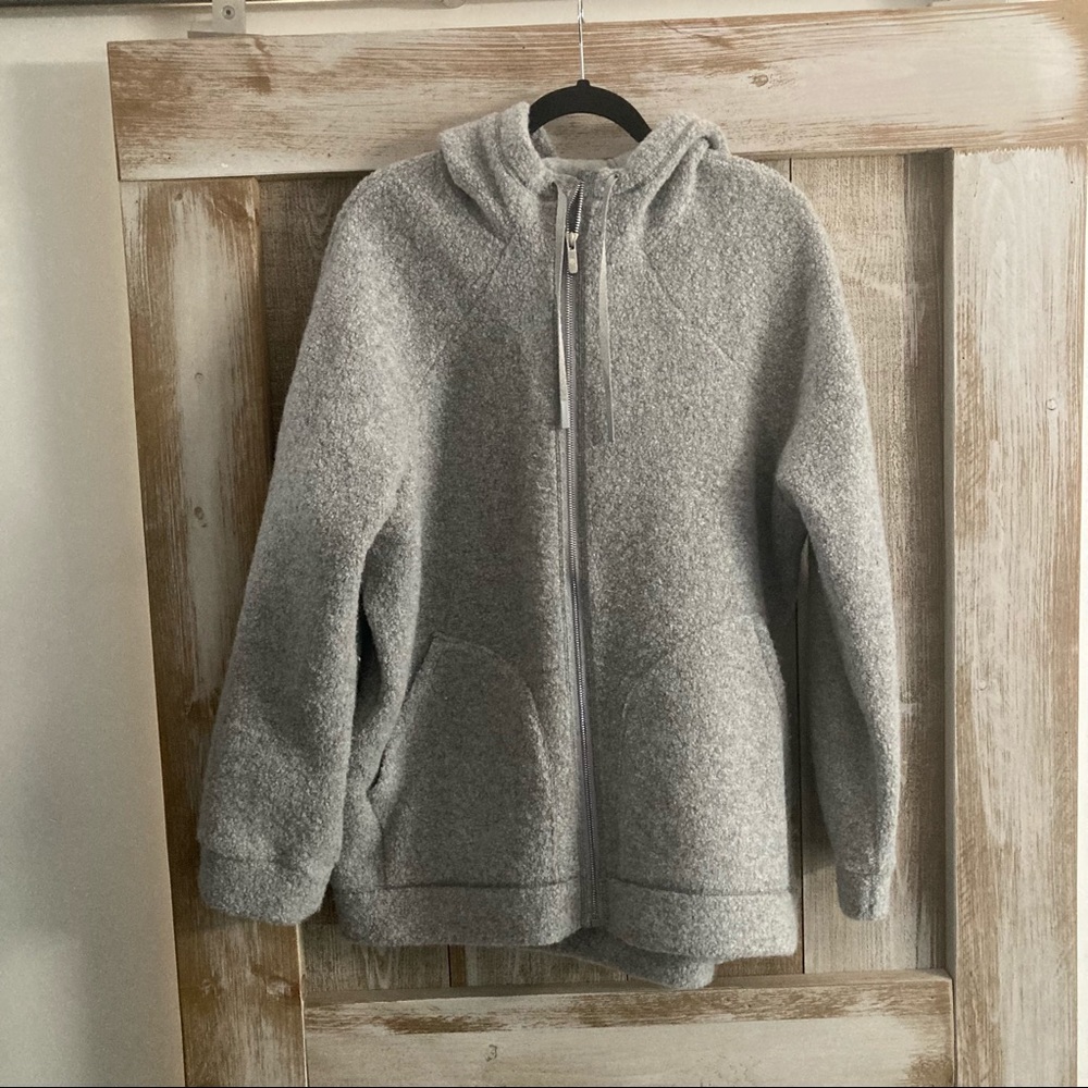 Lululemon Fleece, size 12